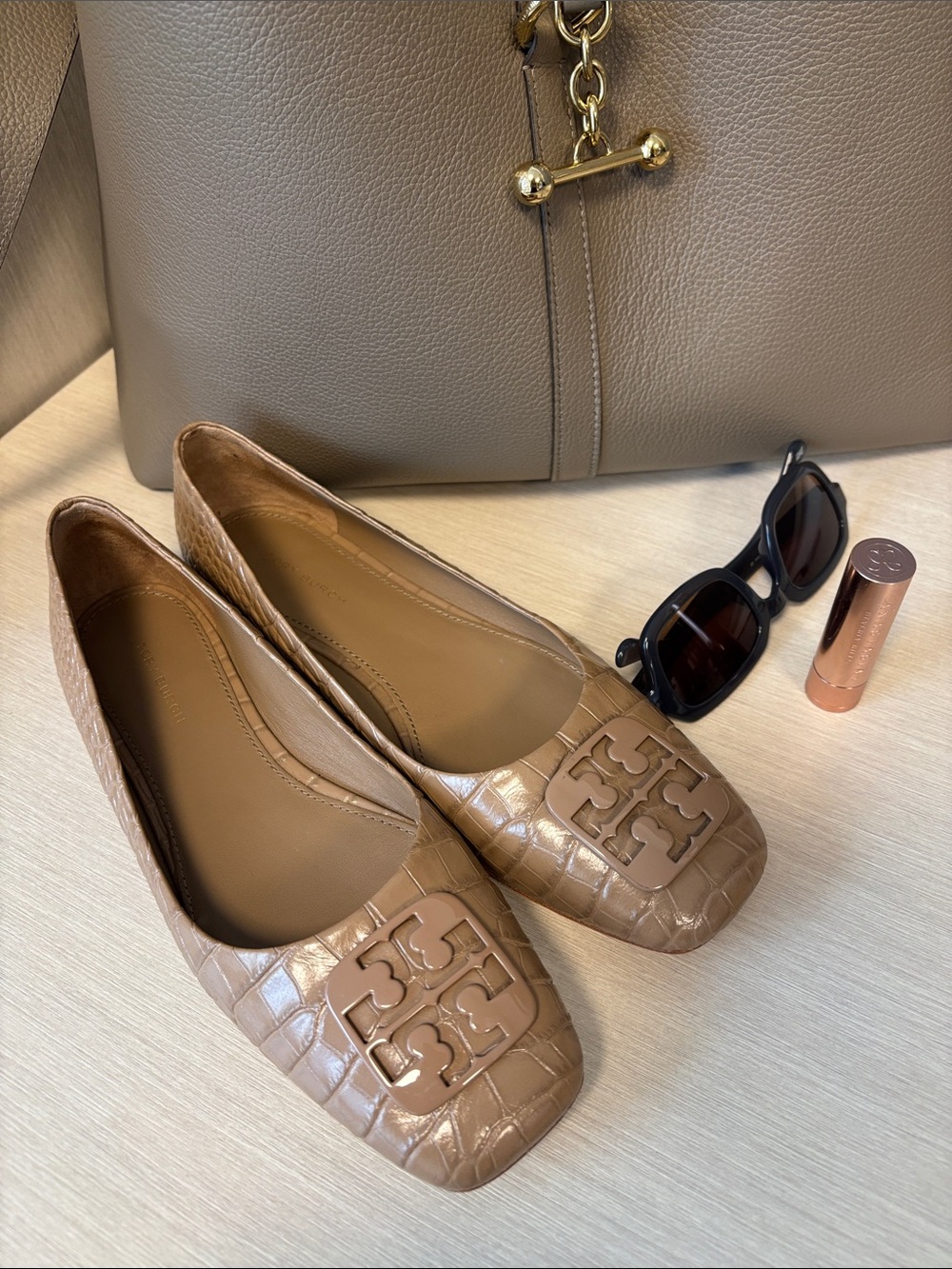 Tory Burch Croc-Embossed Ballet Flats in Taupe / Camel